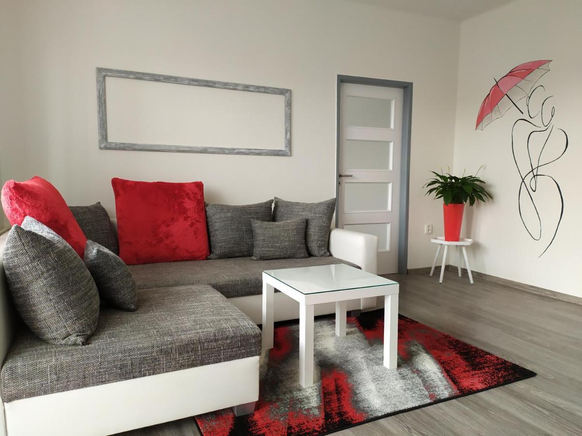 Byt Puskinova Apartment Hradec Králové Exterior foto